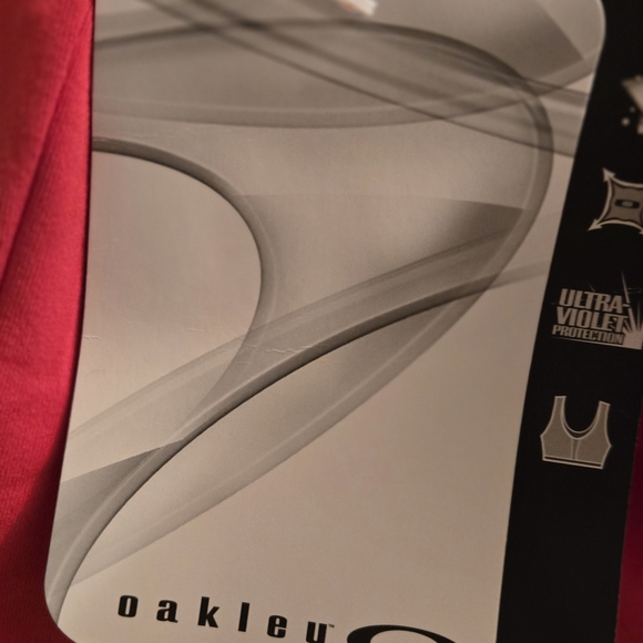 Oakley Red Sports Tank Top With Shelf Bra - Picture 5 of 13